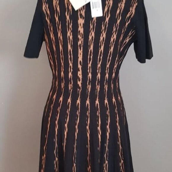 Carmen Marc Valvo Knit Dress- NWT-ladies medium - Picture 3 of 3